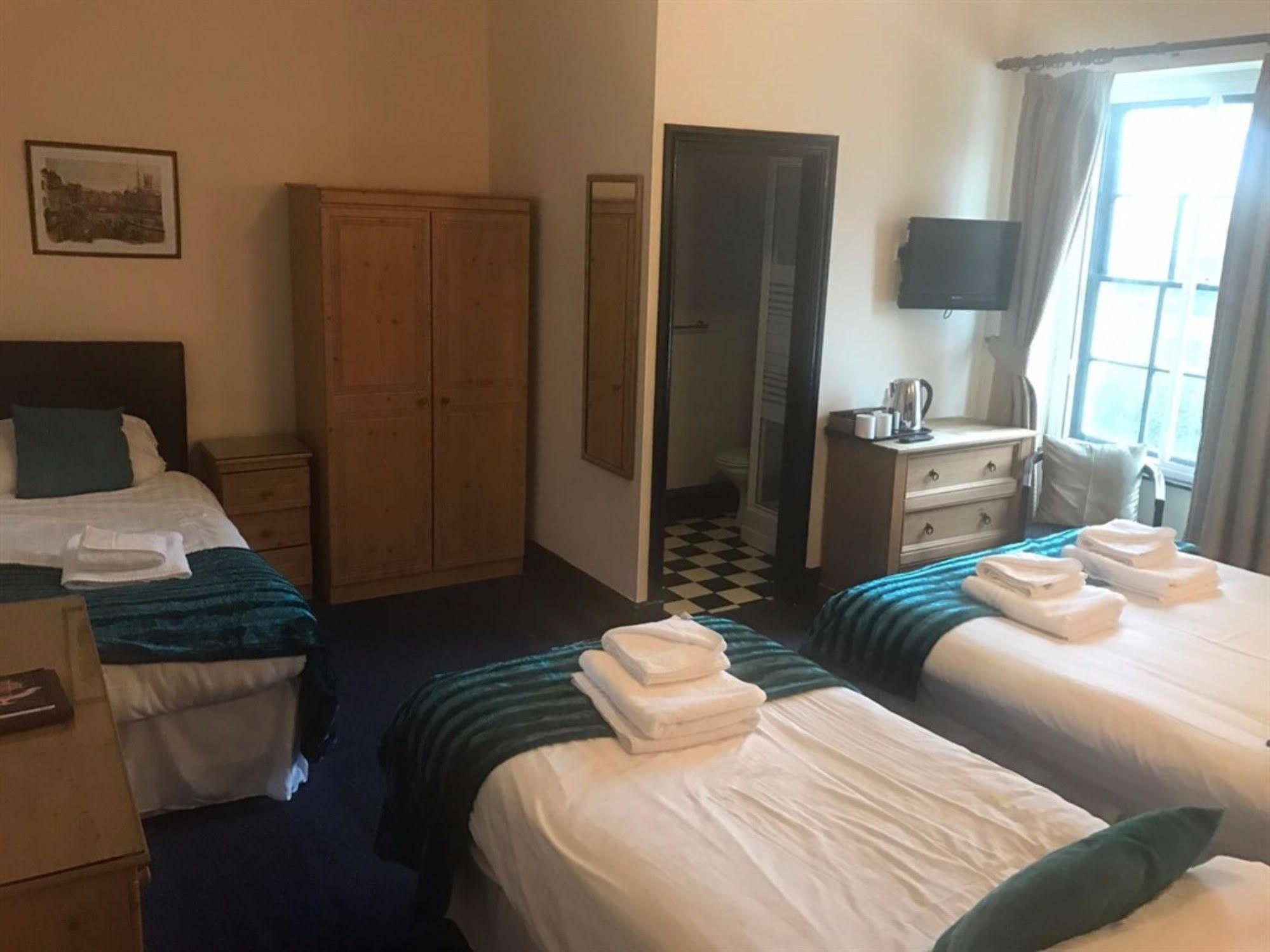 The County Hotel Haverfordwest Luaran gambar
