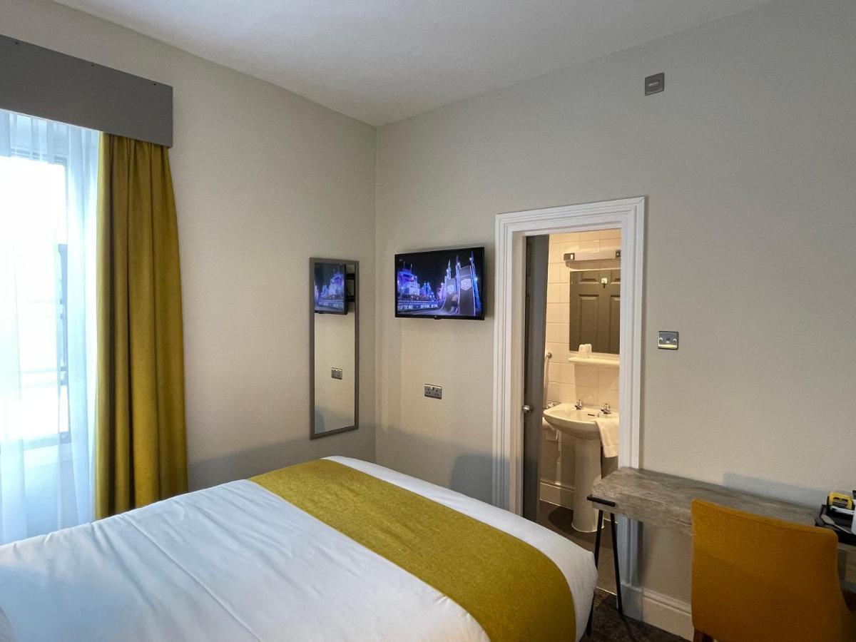 The County Hotel Haverfordwest Luaran gambar