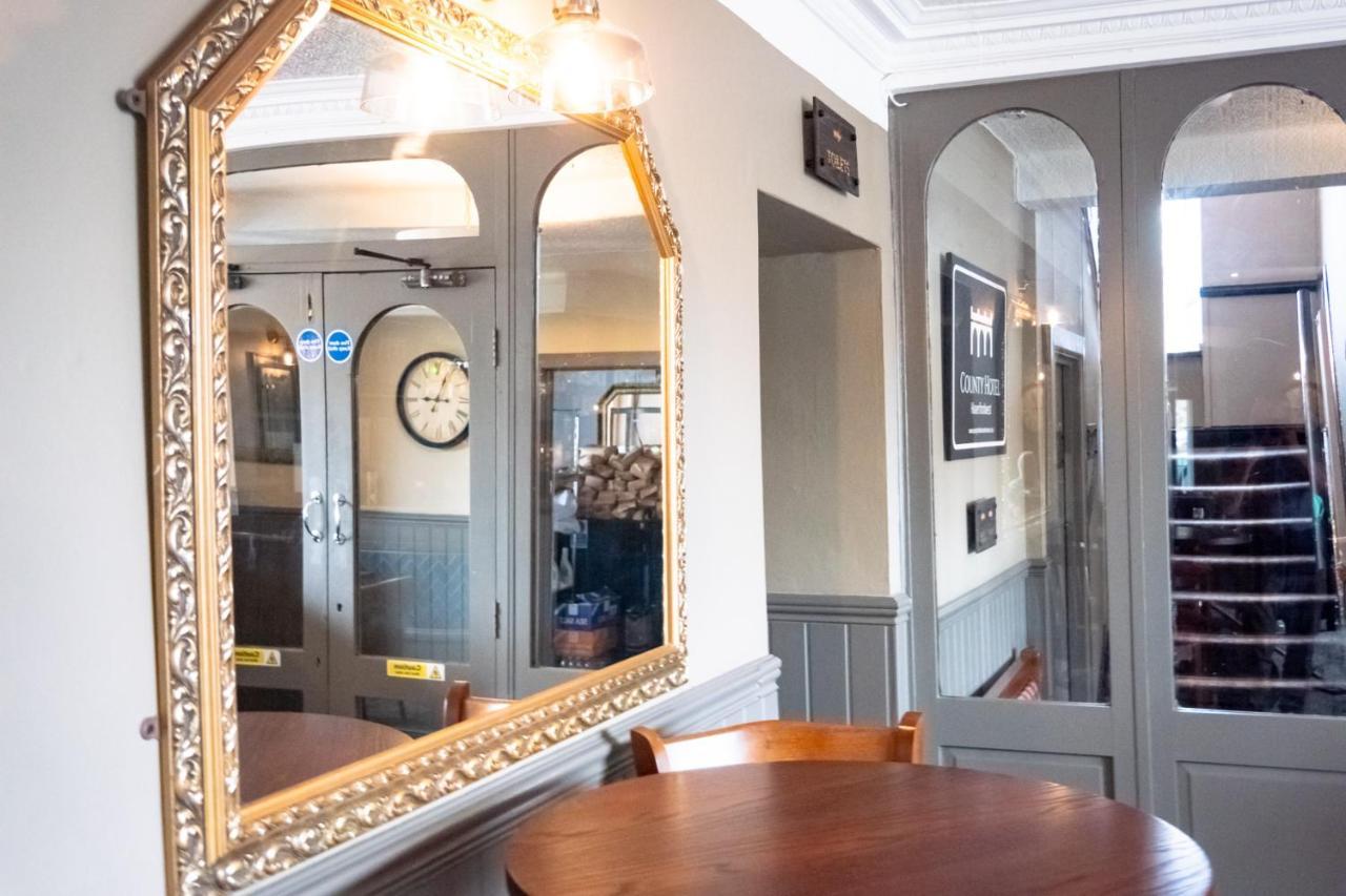 The County Hotel Haverfordwest Luaran gambar