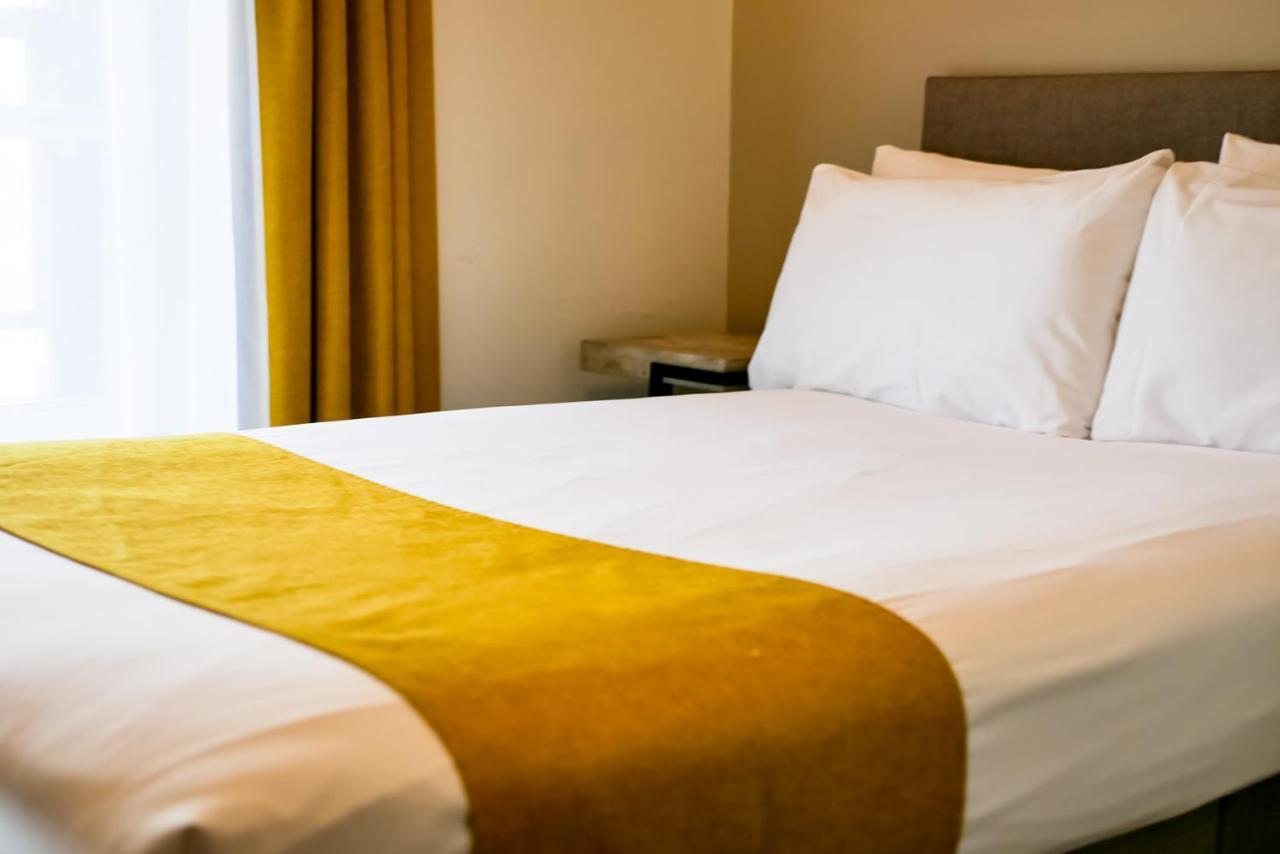 The County Hotel Haverfordwest Luaran gambar