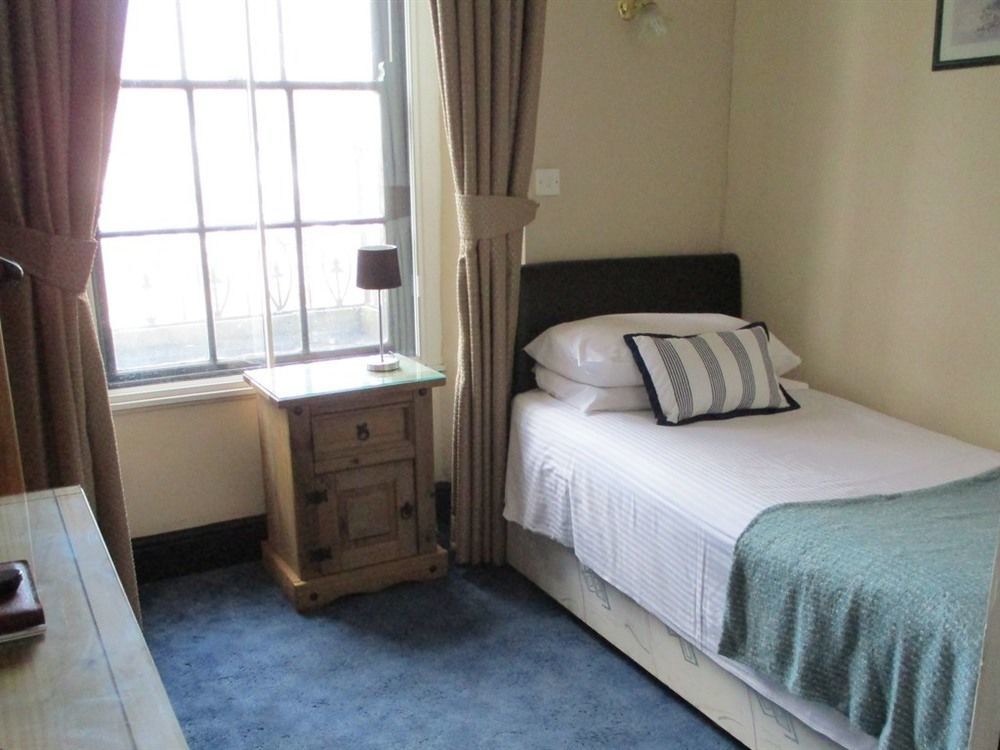 The County Hotel Haverfordwest Luaran gambar