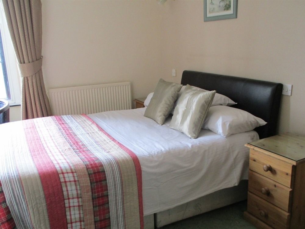 The County Hotel Haverfordwest Luaran gambar