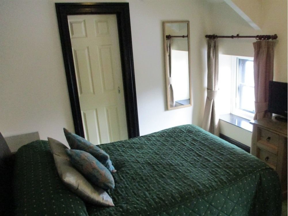 The County Hotel Haverfordwest Luaran gambar